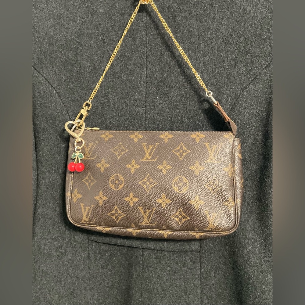 LV✅POCHETTE ACCESORIES AUTHENTIC LOUIS VUITTON - Picture 10 of 11